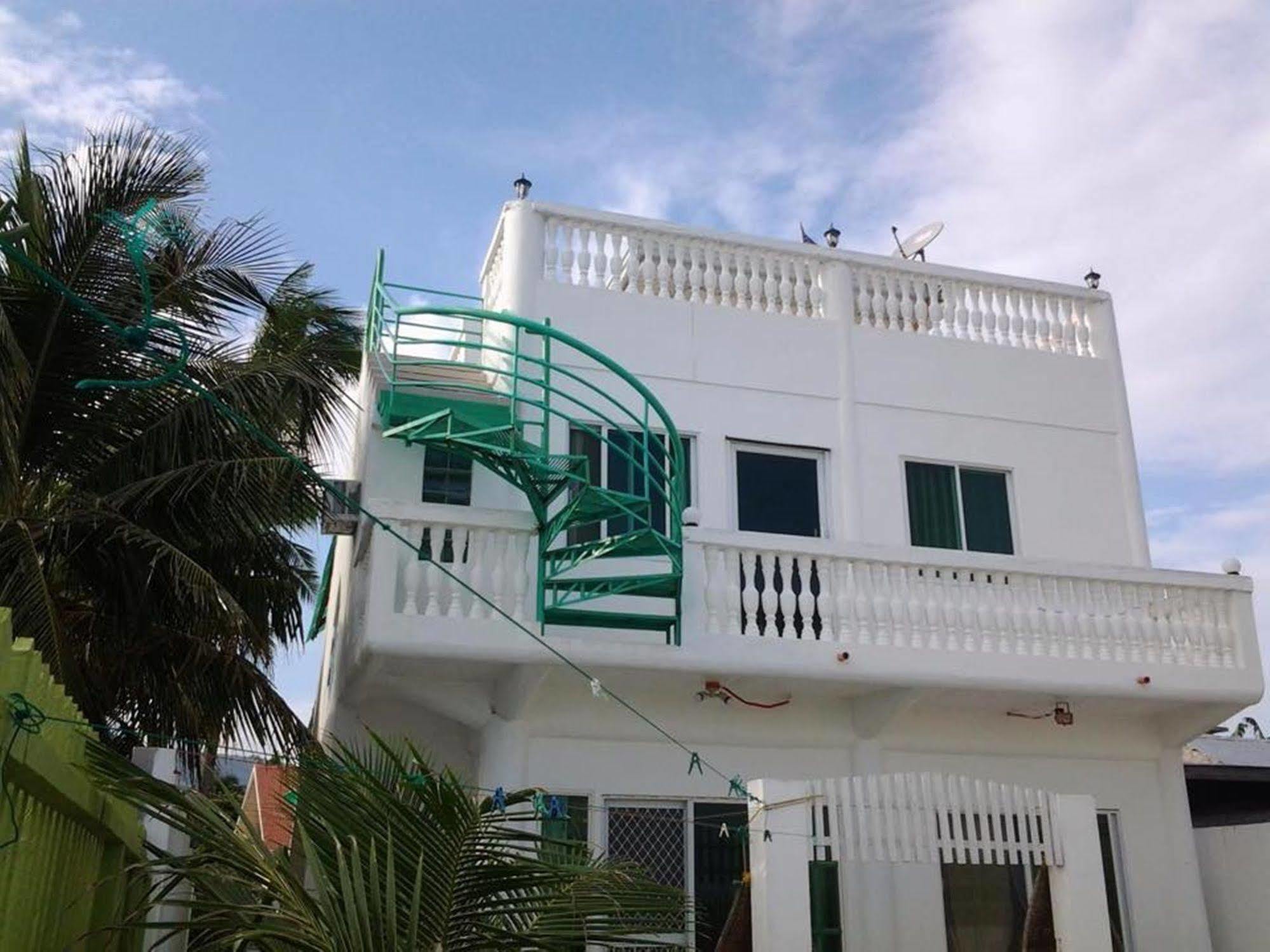 Cronin Residence Resort Oslob Eksteriør billede